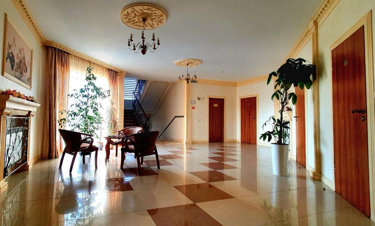 Hermes Resort Hotel With Medical Treatment Truskavets Exterior photo
